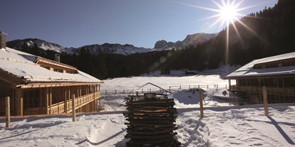 Allergiker-Hotels - Parkplatz - Winter - Tirler Dolomites Living Hotel 