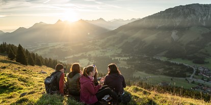 Allergiker-Hotels - Wellnessbereich - Wanderung auf den Berg Ornach - Panoramahotel Oberjoch